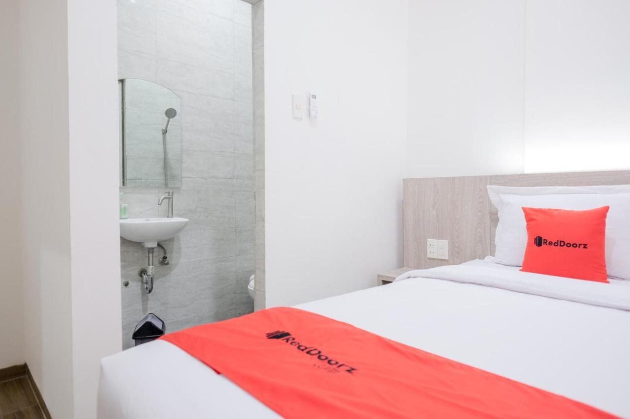 Reddoorz Plus @ Jalan Juanda ميدان المظهر الخارجي الصورة