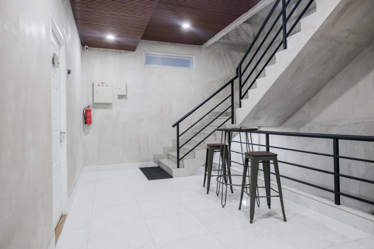 Reddoorz Plus @ Jalan Juanda ميدان المظهر الخارجي الصورة