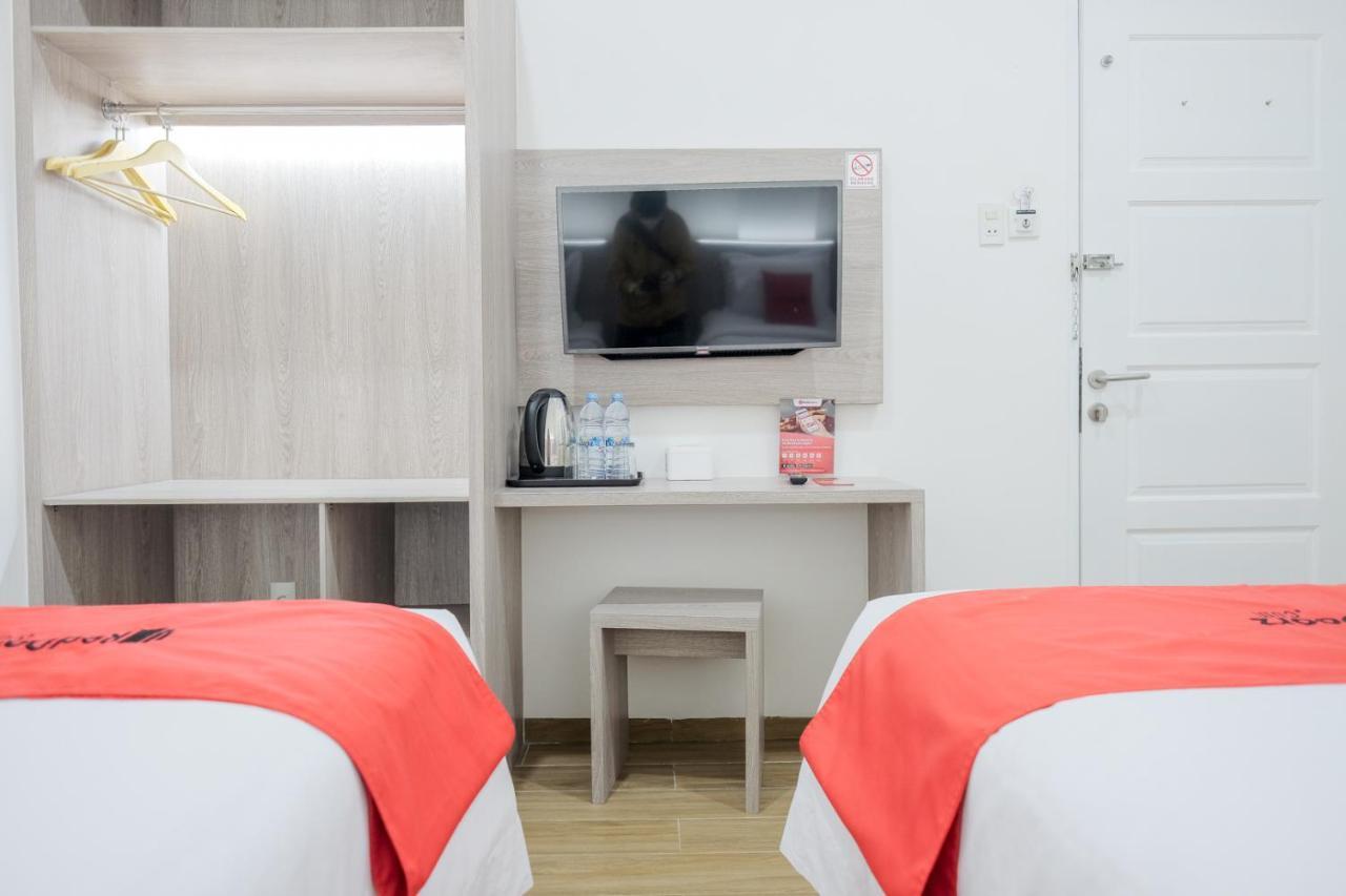 Reddoorz Plus @ Jalan Juanda ميدان المظهر الخارجي الصورة
