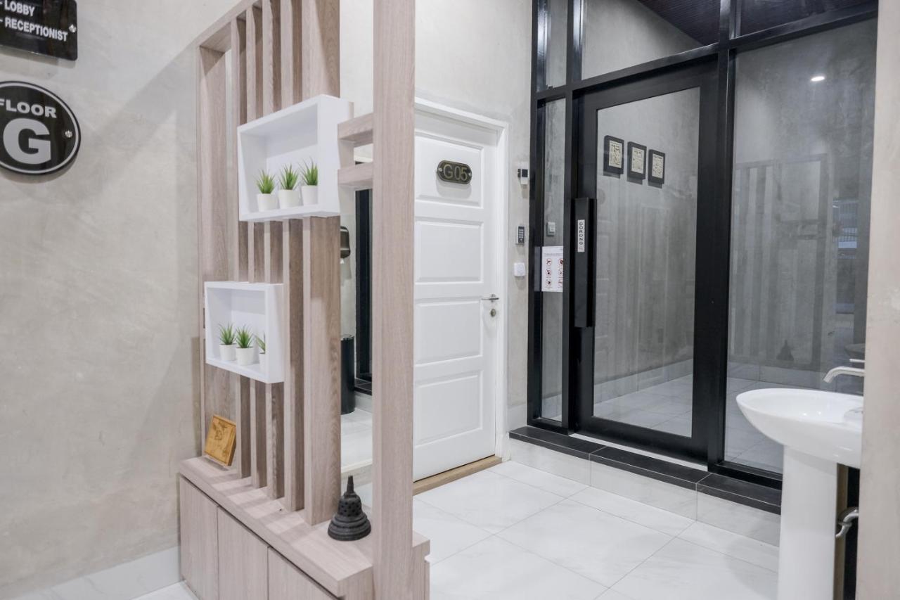 Reddoorz Plus @ Jalan Juanda ميدان المظهر الخارجي الصورة